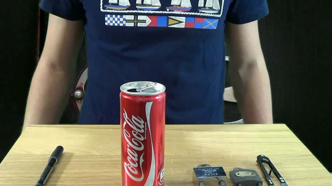 Как вскрыть замок с помощью жестяной банки Coca-Cola