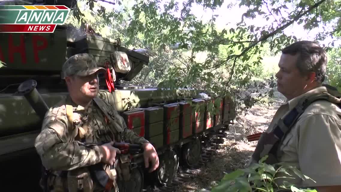 Интервью ополченцев на передовой Луганска - Interview with anti-fascist army at Lugansk forefront