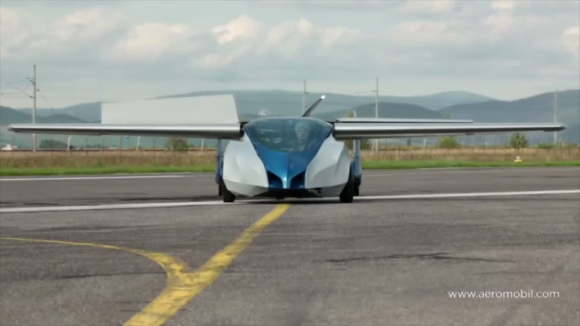 Очередной прототип аэромобиля поднялся в воздух