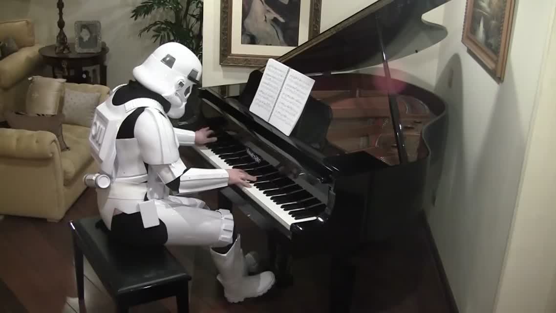 Starwars, The Imperial March on Piano ( Darth Vader's Theme )