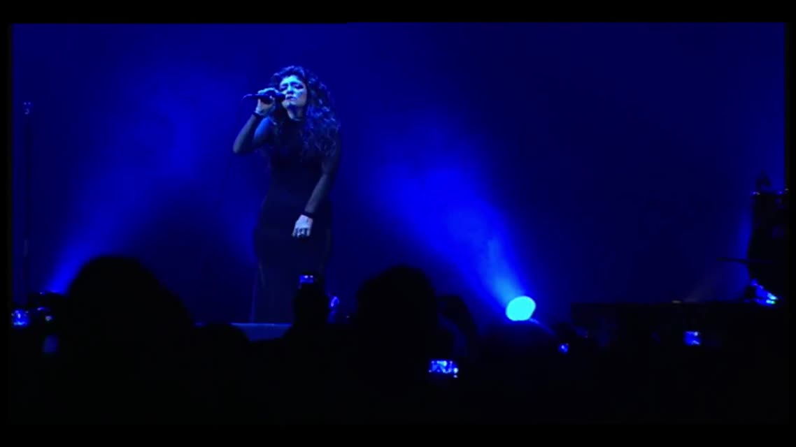 Lorde - Royals LIVE