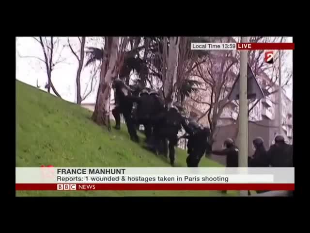Французская полиция штурмует горку