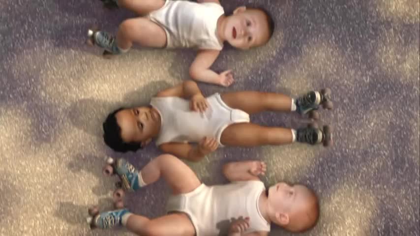 Реклама Evian «Roller Babies»