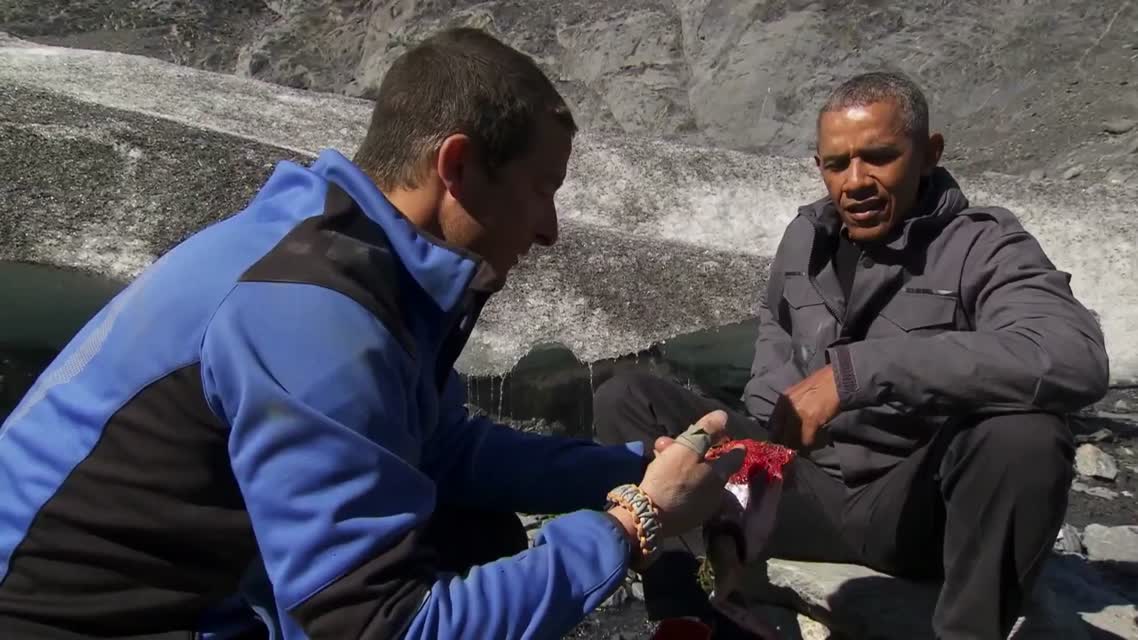 Bear Prepares a Salmon Meal for President Obama - Running Wild with Bear Grylls (Sneak Peek)