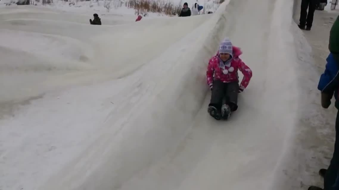 Горка в Тюмени _ Snow hill for children in Russia