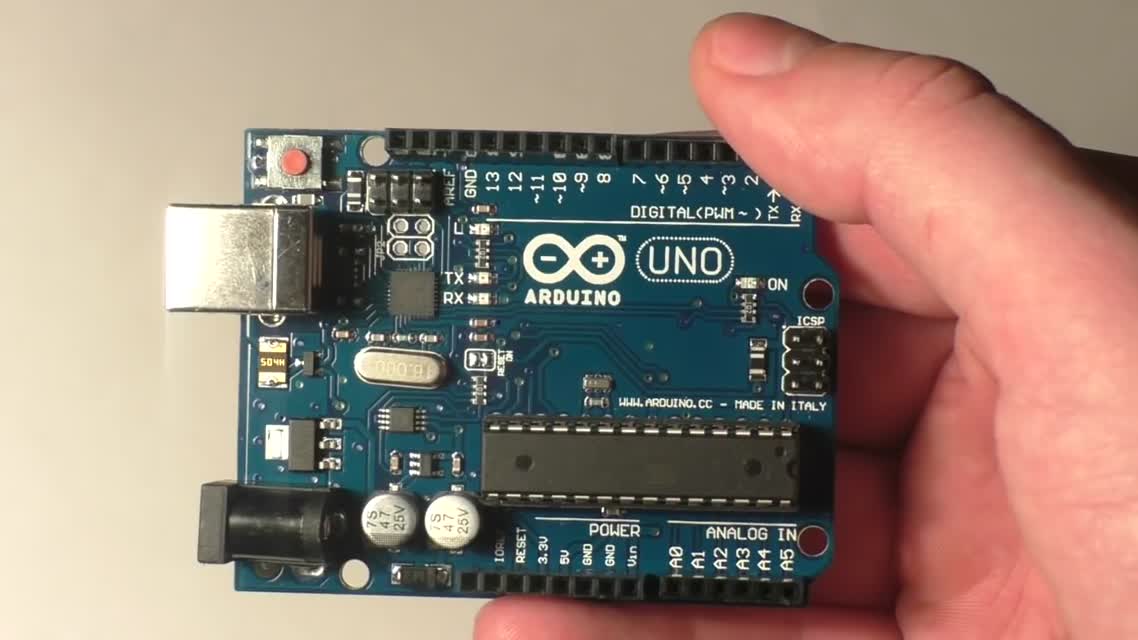 Как устроена плата Arduino UNO [Уроки Arduino #2]