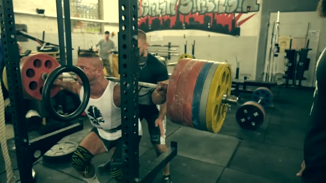 800kg Powerlifting MADNESS in 60 seconds!