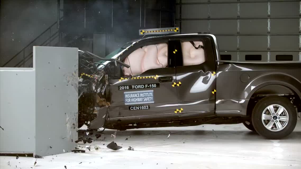 2016 Ford F-150 extended cab small overlap IIHS crash test