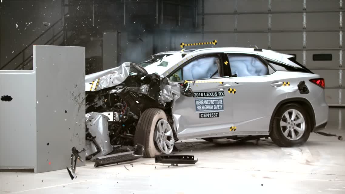 2016 Lexus RX small overlap IIHS crash test
