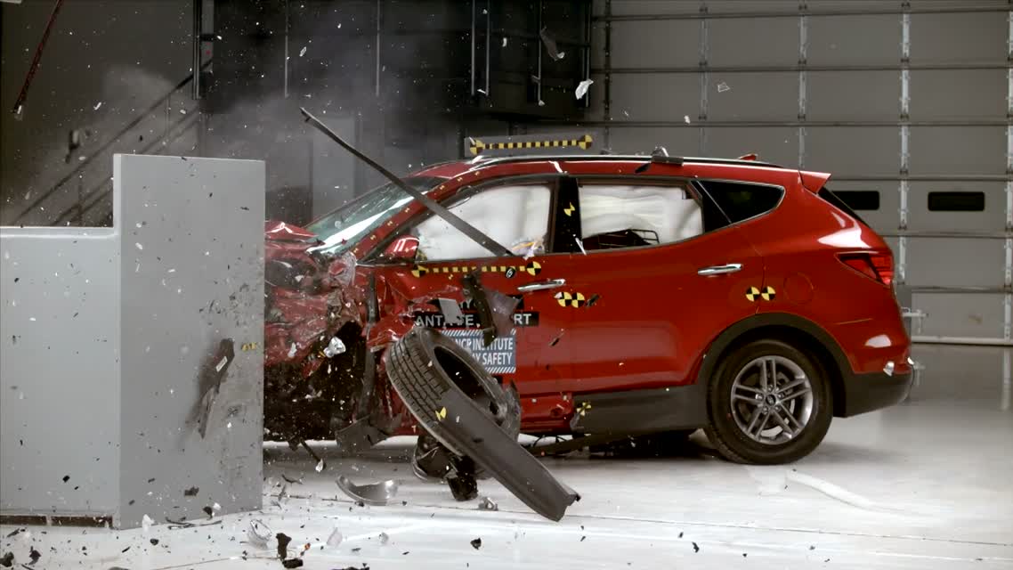 2017 Hyundai Santa Fe Sport small overlap IIHS crash test