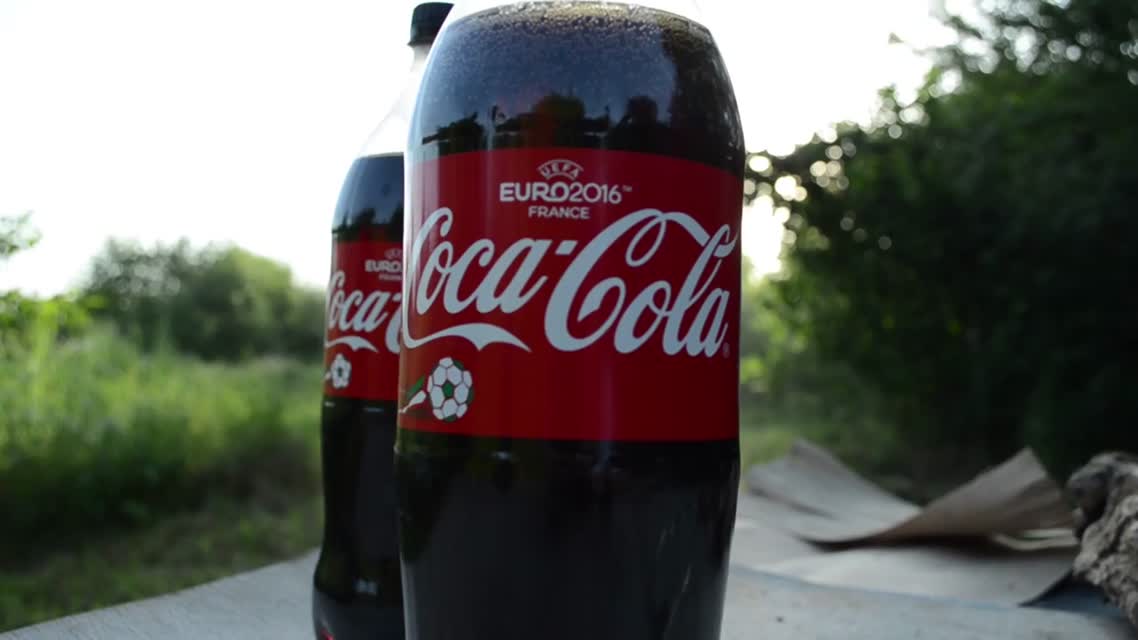 Coca-Cola КРУЧЕ ОГНЕТУШИТЕЛЯ! КАК КОЛА ТУШИТ ОГОНЬ