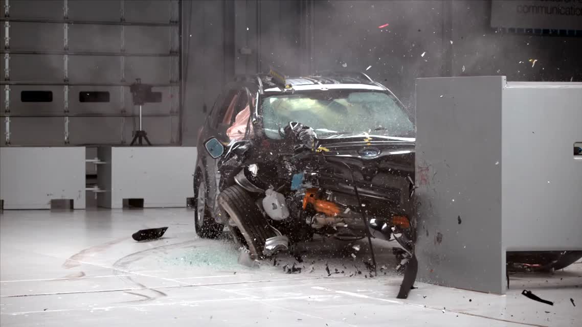 2015 Subaru Forester passenger-side small overlap IIHS crash test