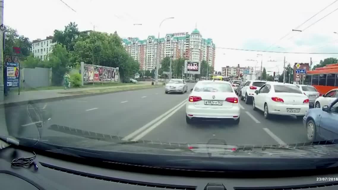Ultima GTR Driver Loses Control and Crashes in Russia