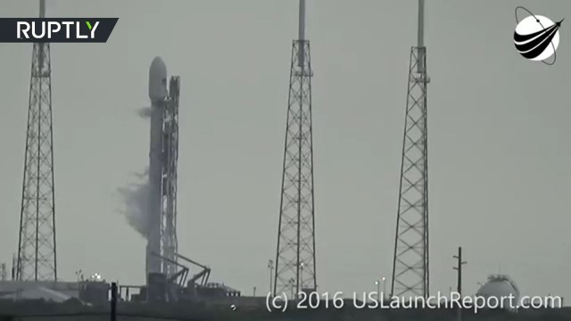 Момент взрыва ракеты Falcon 9