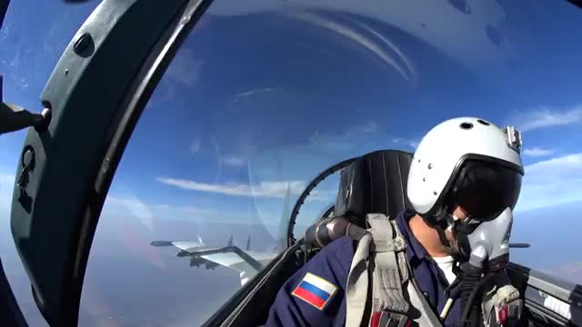 Полеты истребителей Су-27 в небе над Крымом в рамках СКШУ «Кавказ-2016»