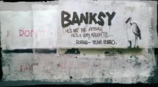 Граффити Войны Banksy vs Robo