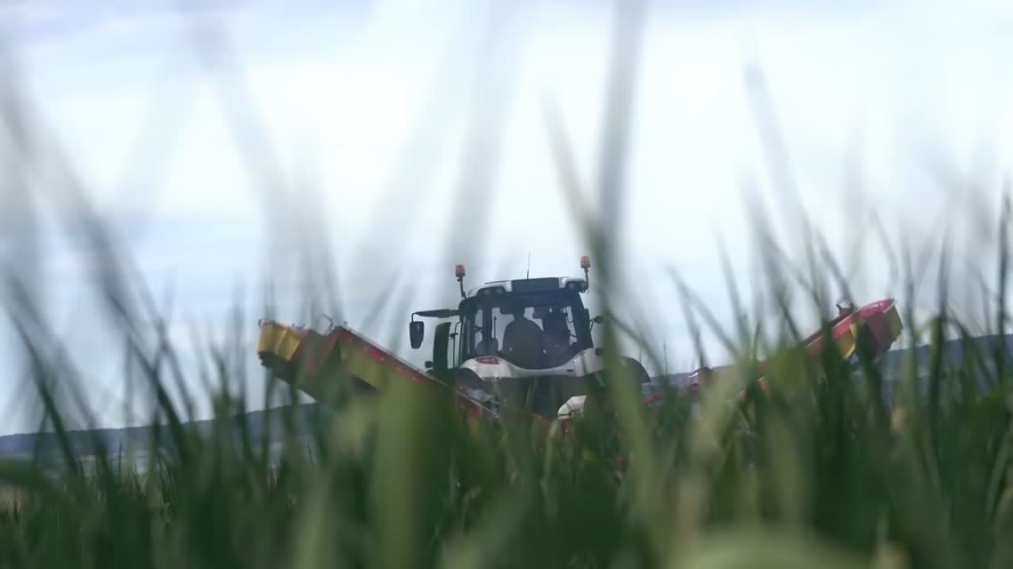[E3 2016] Farming Simulator 17 - E3 CGI Trailer