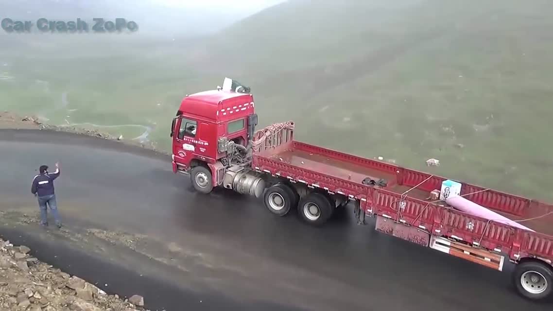 Heavy Equipment Trucks Driving Skills - Extreme Trucks Drivers - Dangerous Road