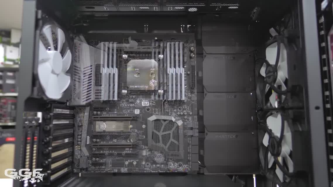 The case of your dreams! Evolv X Review, water-cooled beast, 9 SSDs